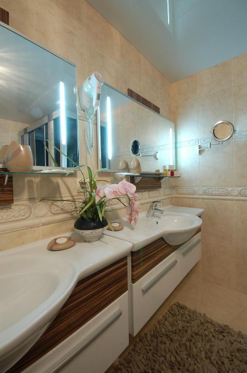 Baden-Baden Hotel Charków Zewnętrze zdjęcie